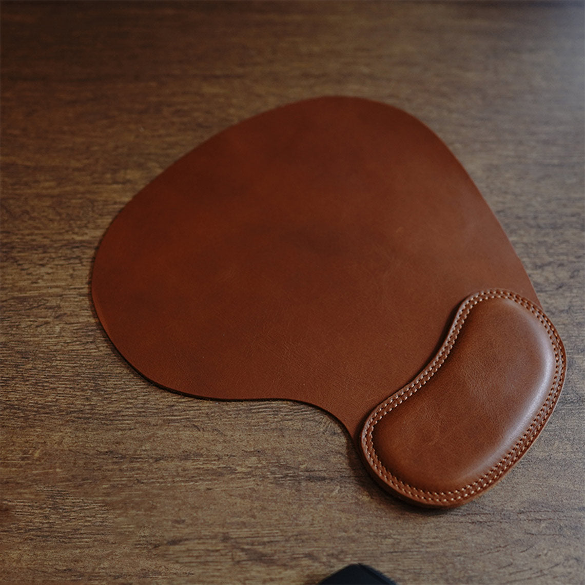 G8activist® Full Grain Leather Wrist Rest Mouse Pad